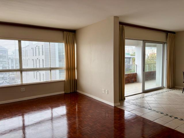 To Let 4 Bedroom Property for Rent in Sea Point Western Cape